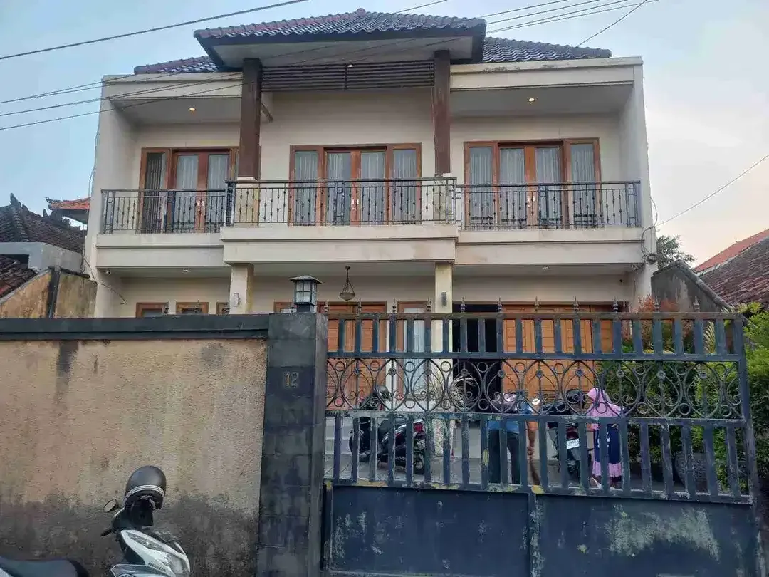 Rumah 2 Lantai Terletak di Jl. Tukad Pule, Sesetan - Denpasar Selatan, BALI


Spesifikasi :
LT 391m2dan LB 469m2
4 kamar Tidur
4 Kamar Mandi
Dapur Kotor
Dapur Bersih
Garase 
Halaman Depan dan Halaman - Image 1 of 10