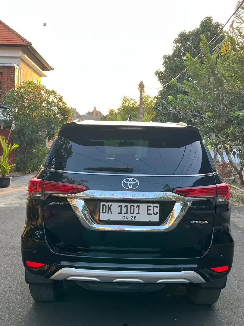 Fortuner vrz 2.4 matic diesel asli bali - Image 5 of 10