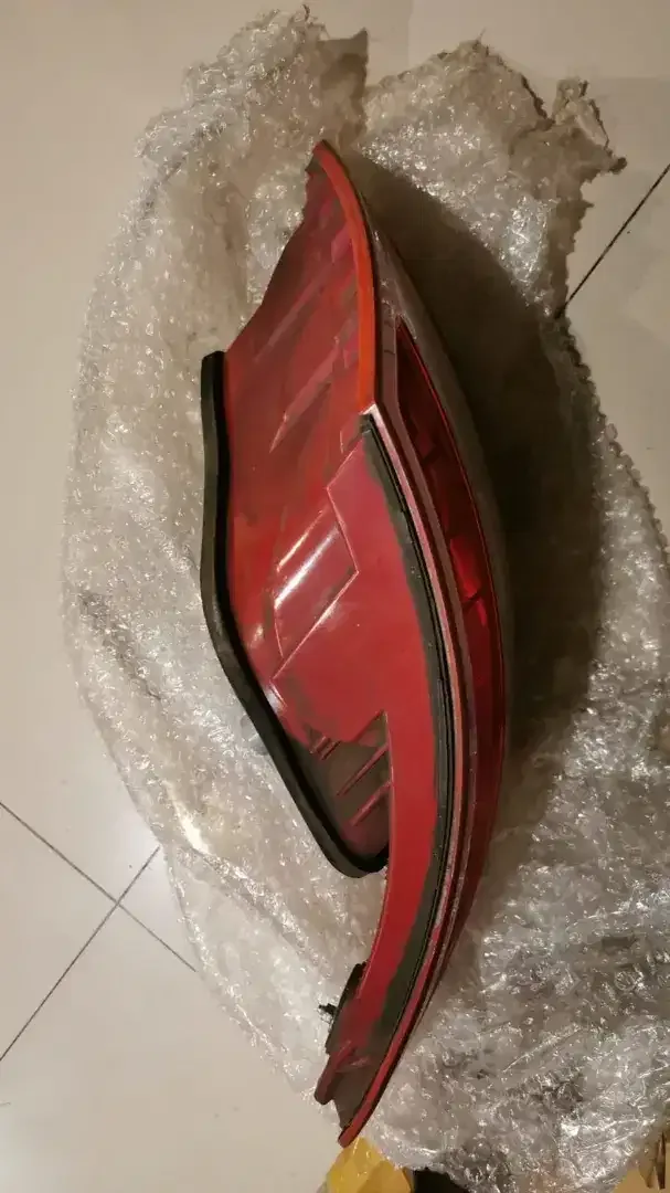 Lampu belakang kiri dan krey console tengah mercedes mercy W204 - Image 8 of 9