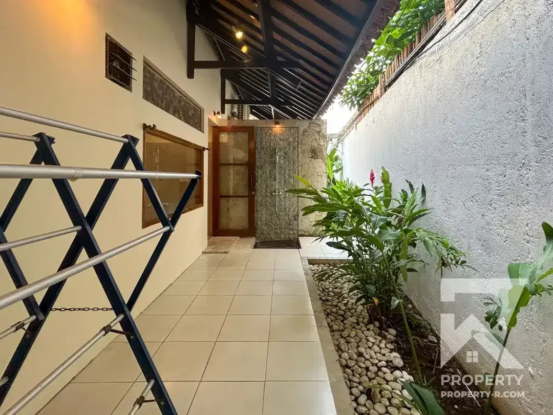 Villa Kontemporer Menghadap Taman di Pusat Sanur – Sewa Tahunan - Image 9 of 10