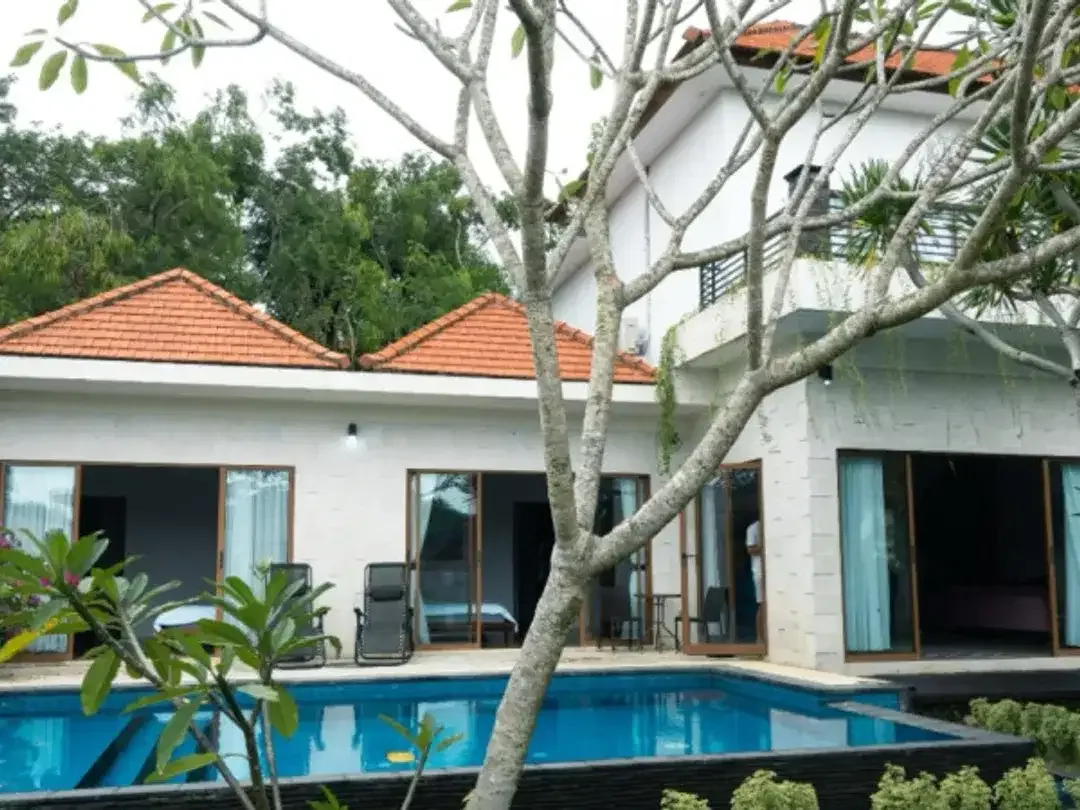 3 BR VILLA IN BENOA  NUSA DUA - Image 3 of 10