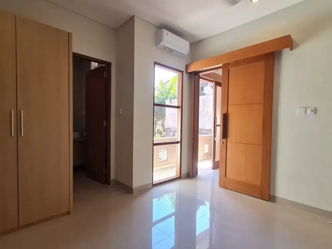 Villa Indah 3 Kamar Tidur Disewakan di Sanur - Dekat Pantai Sanur - Image 5 of 10