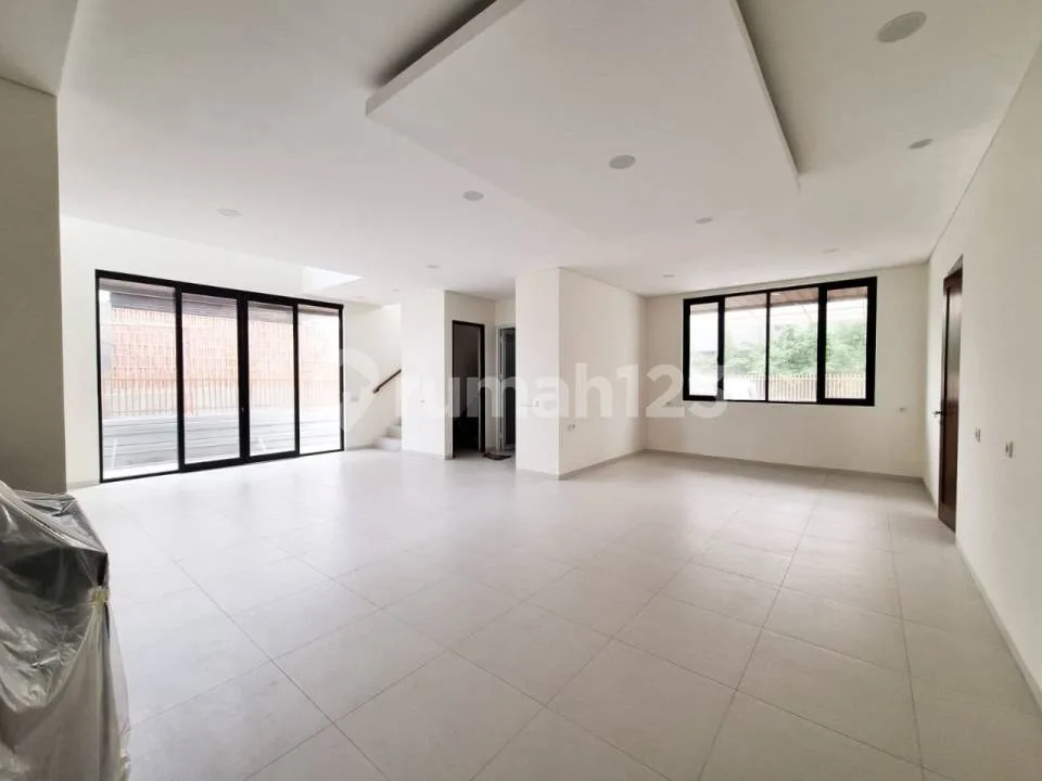 Rumah Modern 3 Lantai di Dalung Freehold, Dekat Canggu - Image 2 of 4