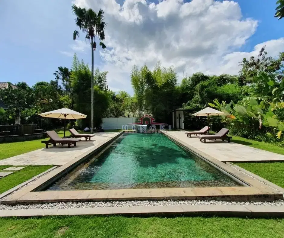 Tropical Villa Pantai Canggu - Image 1 of 10