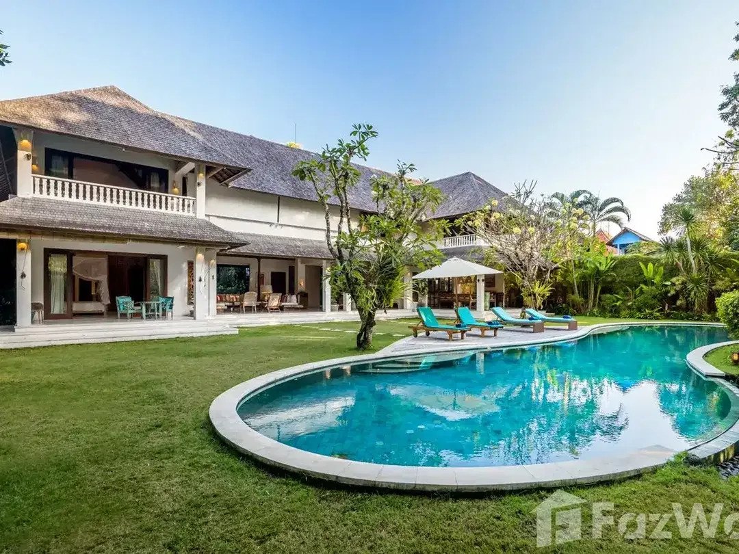 4 Bedroom Villa for sale in Kerobokan, Bali - Image 1 of 10