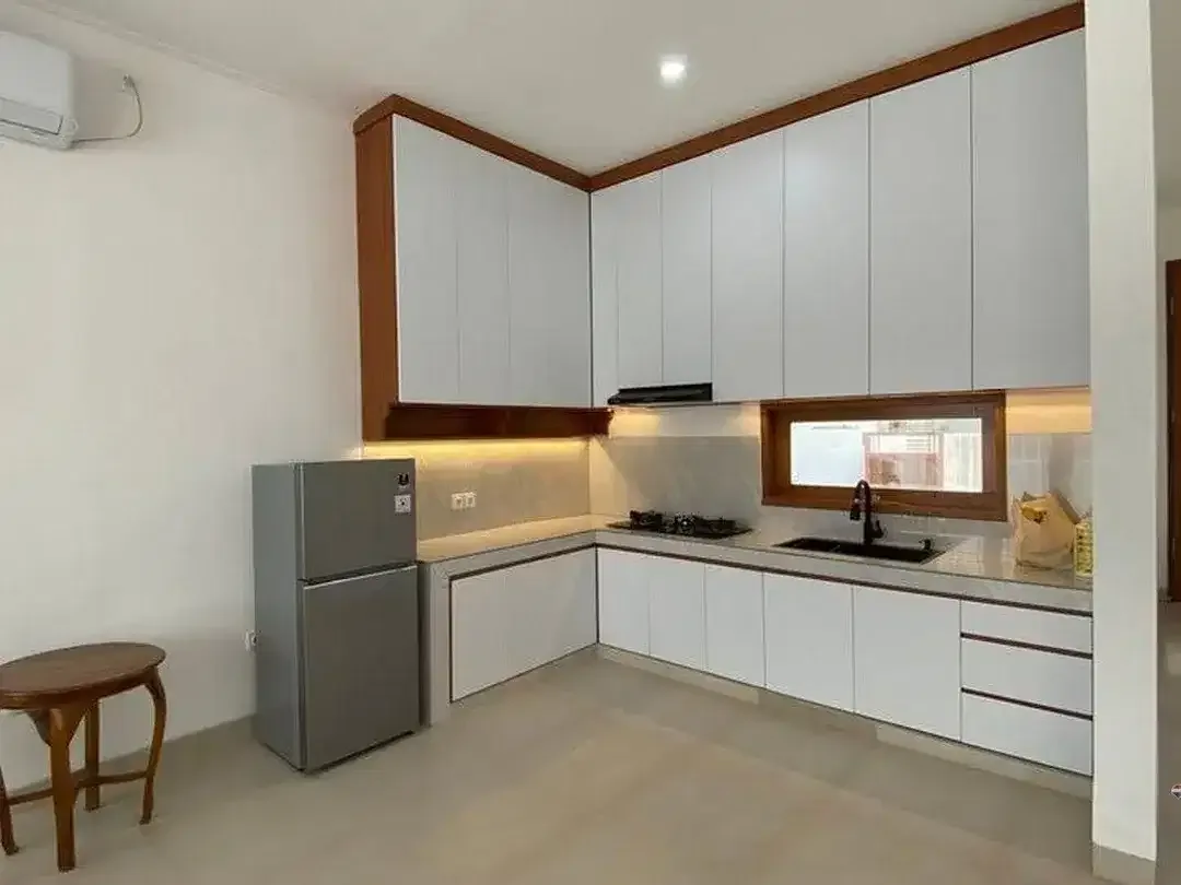 Villa Cantik Full Furnished 3 Kamar Disewakan di Kerobokan Kelod - Image 3 of 10