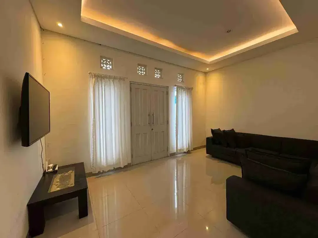 Di Jual Rumah di Kawasan Renon Lokasi Sangat Strategis. - Image 4 of 10