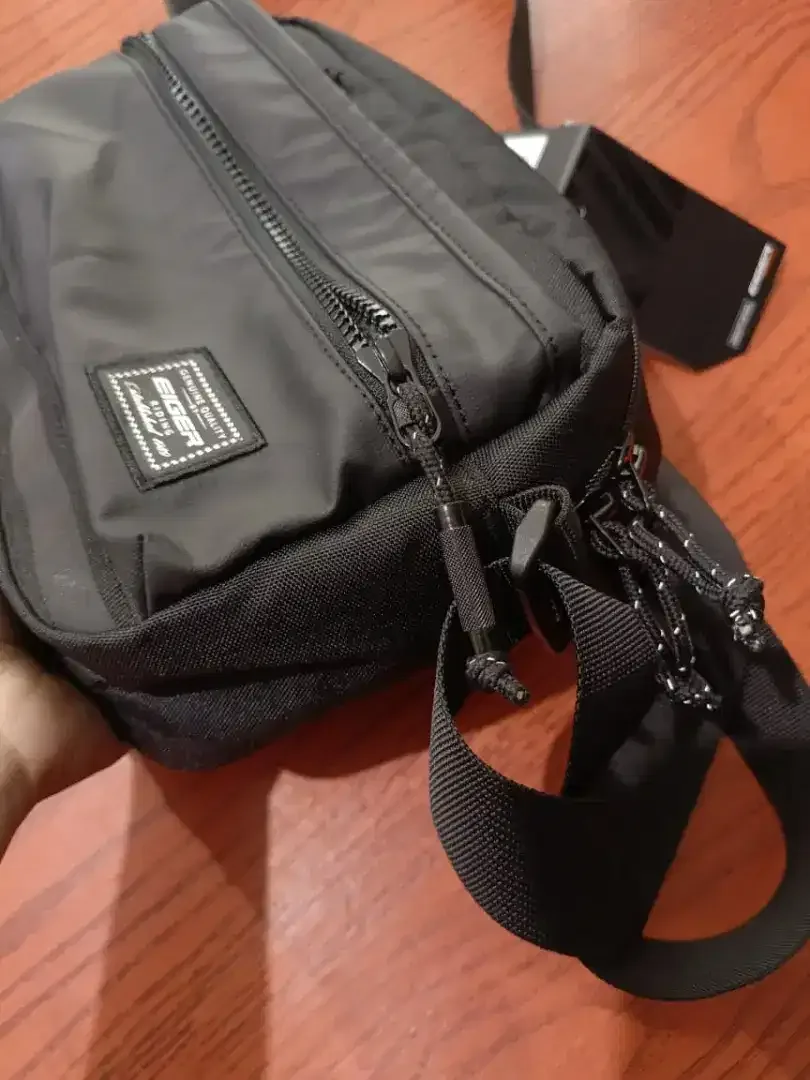 Tas Selempang/Slingbag Merk EIGER 100% ORIGINAL Uk.3L 24,5x6,5x18,5cm - Image 5 of 5