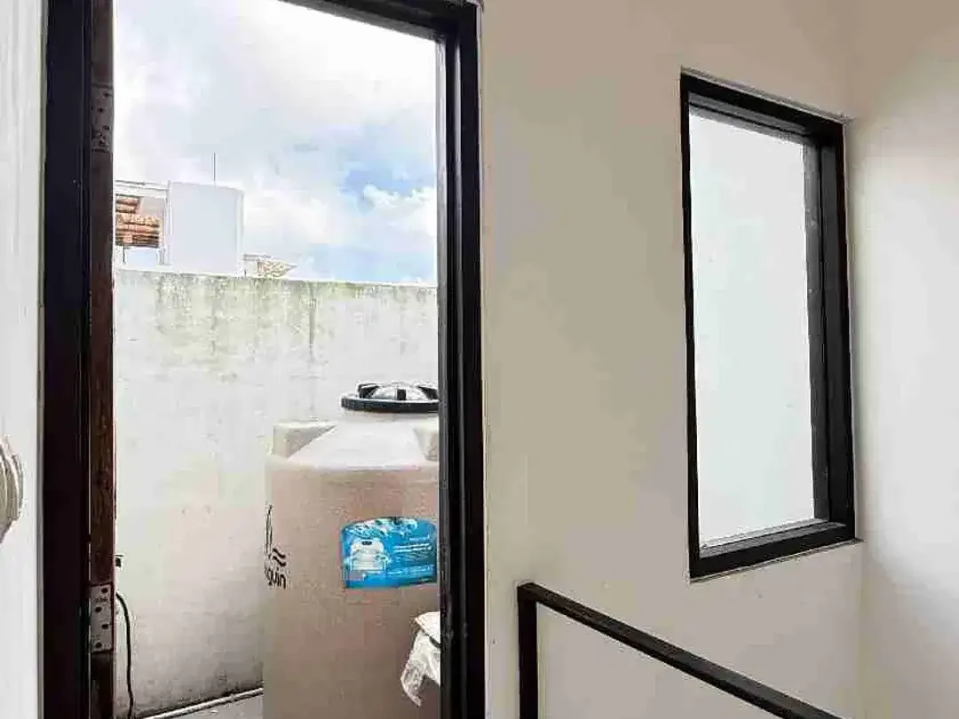 FOR SALE – MODERN TROPICAL FULLY FURNISHED VILLA IN UNGASAN, BALI - Image 9 of 10