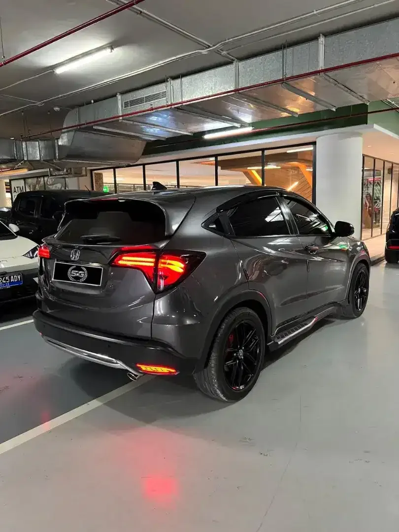 HONDA HR-V E 1.5 2015 AT GREY FULL ACC - Image 10 of 10