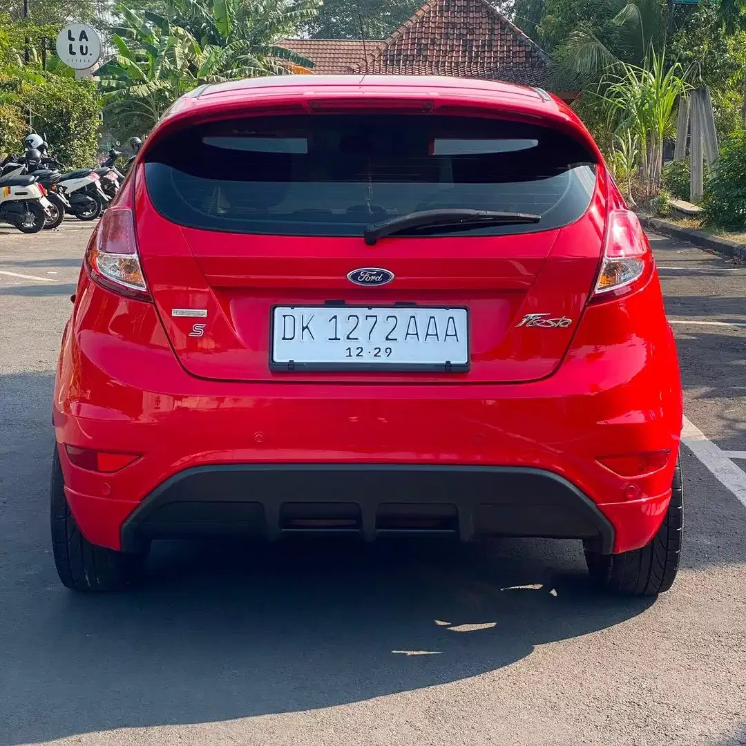 Ford Fiesta Ecoboost 1.0 AT - 2014 - Image 5 of 10