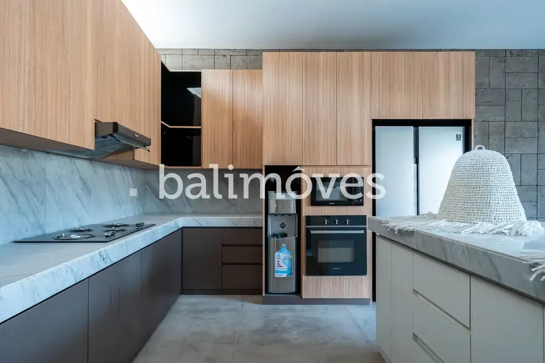 Vila Keluarga Empat Kamar Tidur Modern Dalam Kompleks di Tepi Pantai - Image 5 of 10