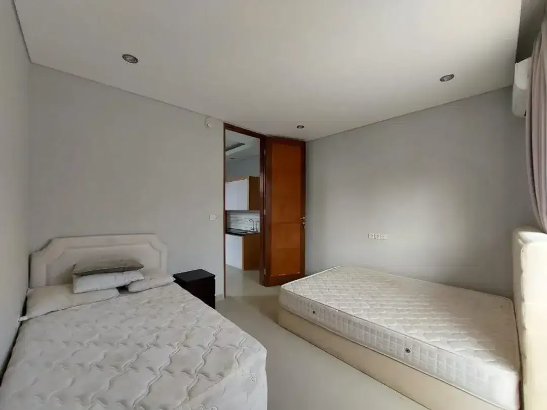 Villa Full Furnish 3 Lantai, Desain Modern Siap Huni di NUSA DUA, Badung - Image 5 of 10