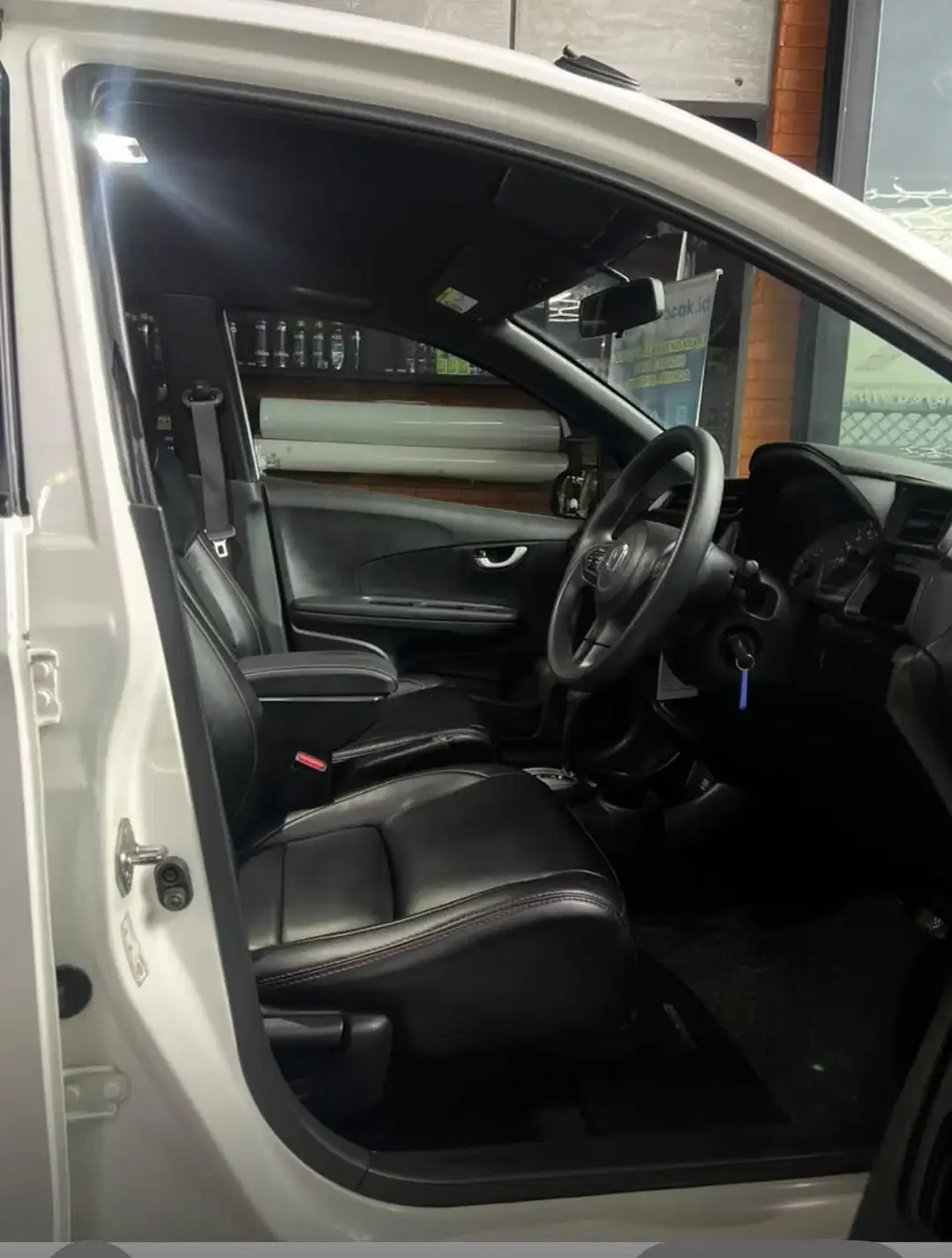 HONDA BRIO RS 2017 - Image 7 of 10