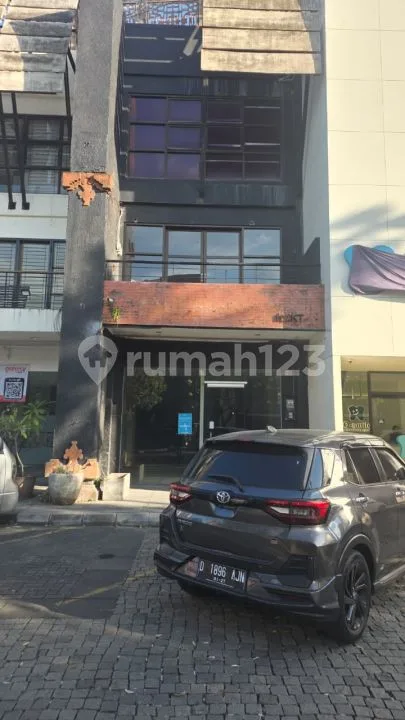 Dijual Ruko 3 Lantai di Dewi Sri Kuta - Image 1 of 4