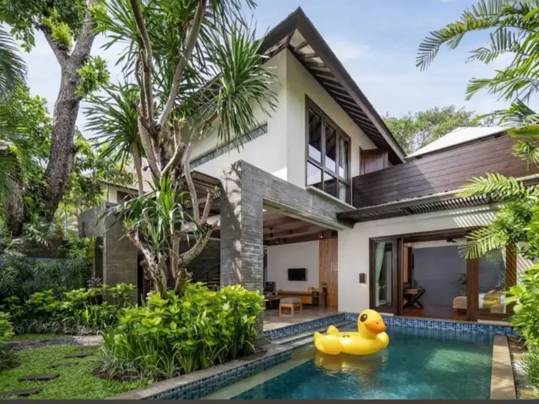 Villa Strategis Tropical Money Maker Seminyak Bali - Image 1 of 10