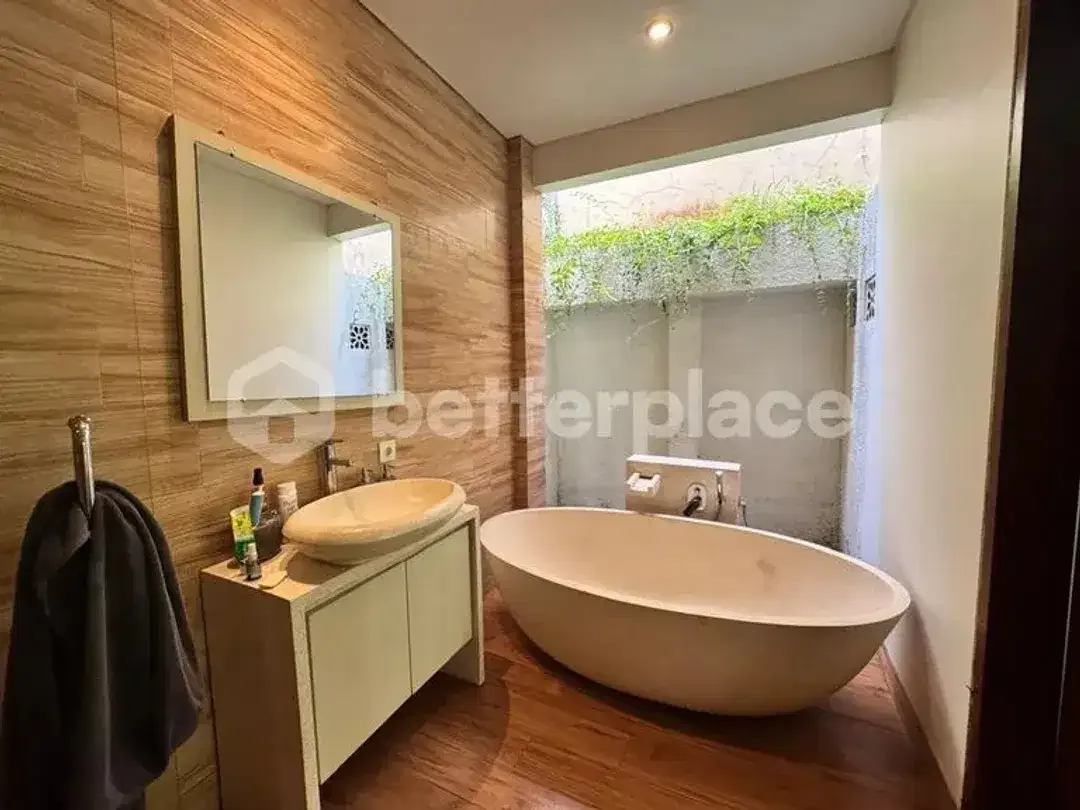 Exceptional Bali Freehold 2-Bed Villa Home Near Saba Beach with Sophisticated Open Spaces Premium Furnishings and Outstanding Lifestyle Appeal - Image 9 of 10