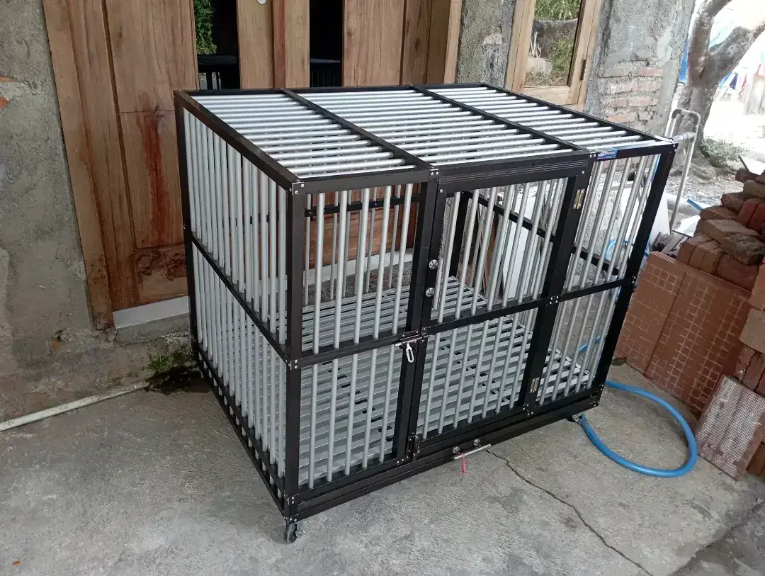 Kandang anjing mewah - Image 2 of 3