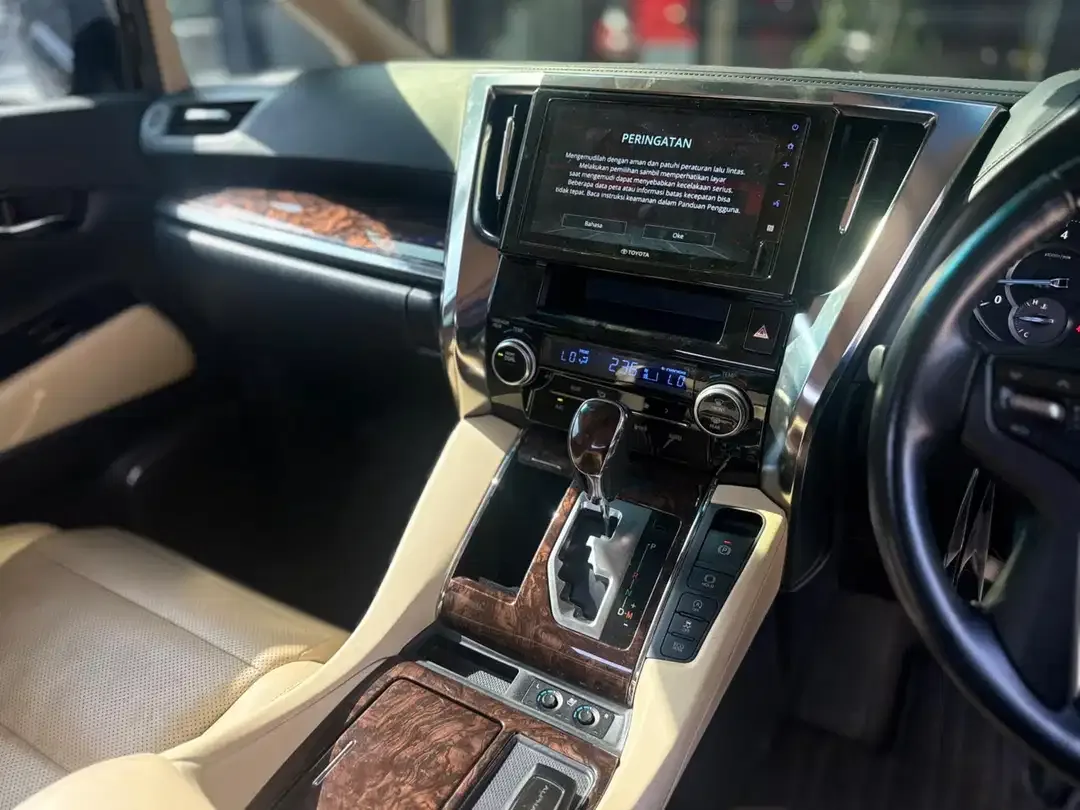 TOYOTA ALPHARD 2.5 G A/T 2022 - Image 5 of 10