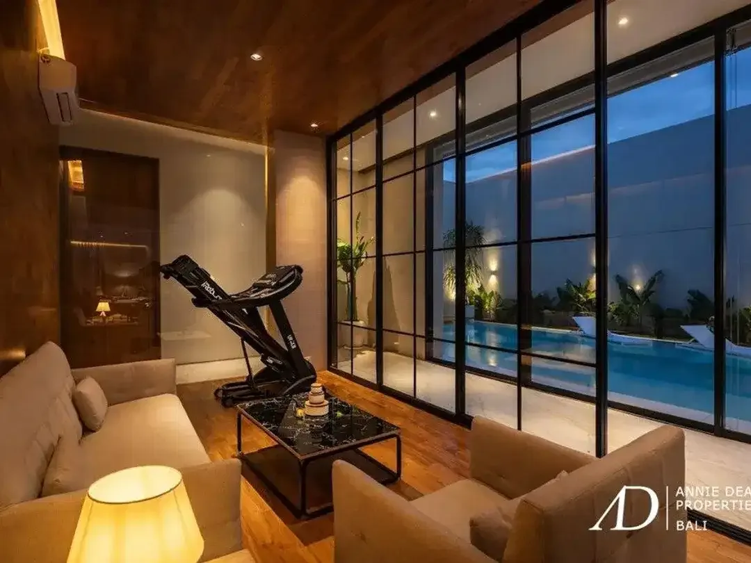 FREEHOLD | NEWLY COMPLETED LUXURY VILLA IN PRESTIGIOUS UMALAS ESTATE - Image 5 of 10