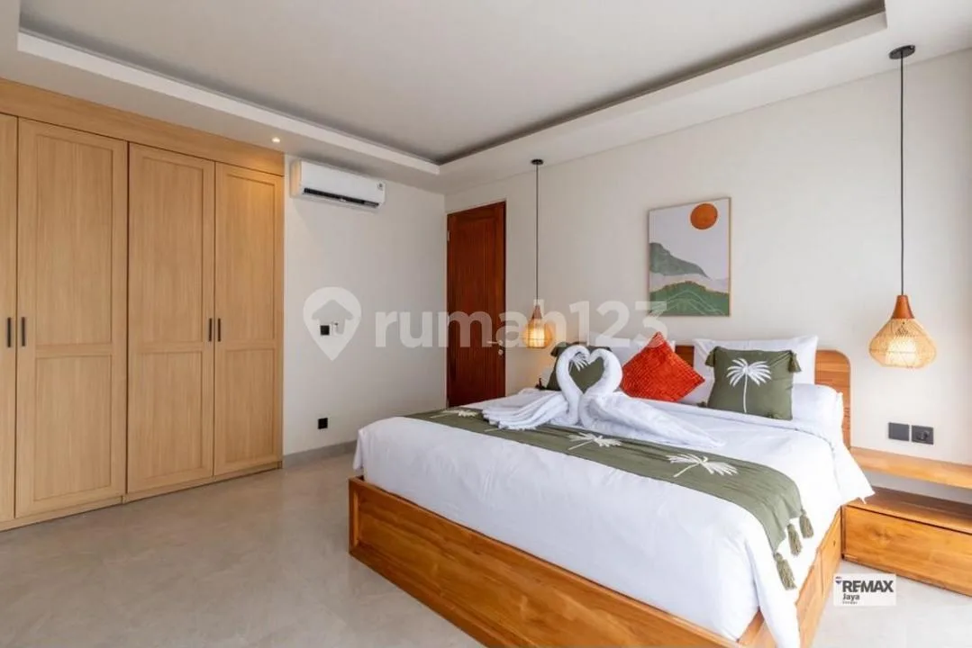 Brand New Modern Mediterranean 3-Bedroom Villa For Rent In Munggu - Image 3 of 4