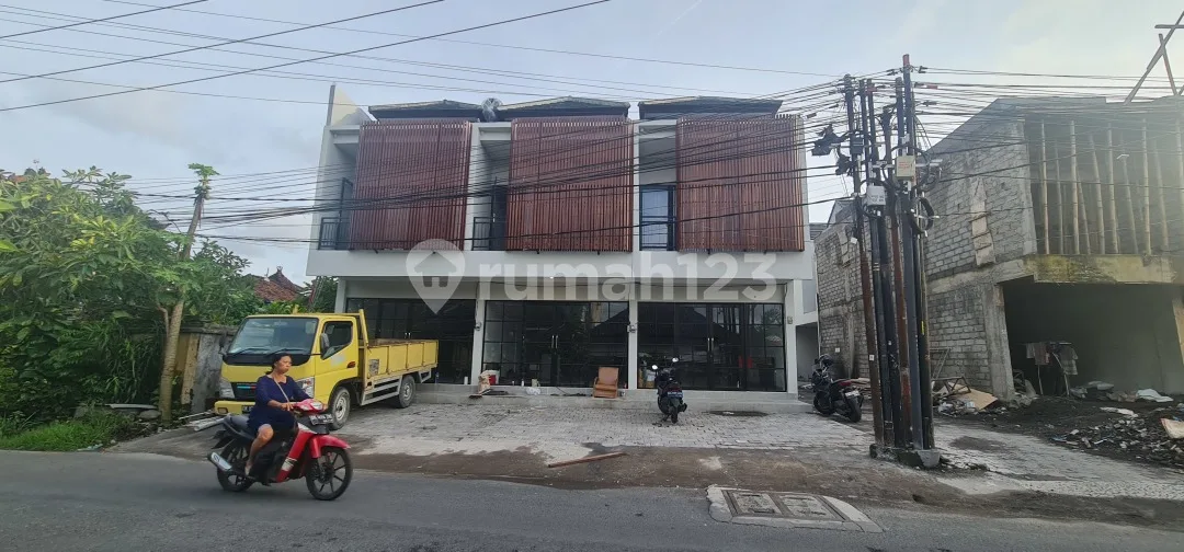 Ruko 2 Lantai Sesetan bisa Usaha Sekaligus Tempat Tinggal - Image 1 of 4