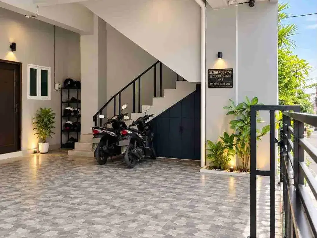 DIJUAL KOST ELIT DEKAT UNUD JIMBARAN / BANGUNAN BARU • FULL FURNISHED • VIEW GWK - Image 4 of 10