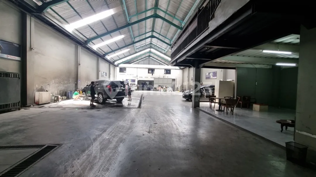 Dekat Teuku Umar!! Gedung Besar Lokasi Bagus Jalan Mahendradatta - Image 2 of 4