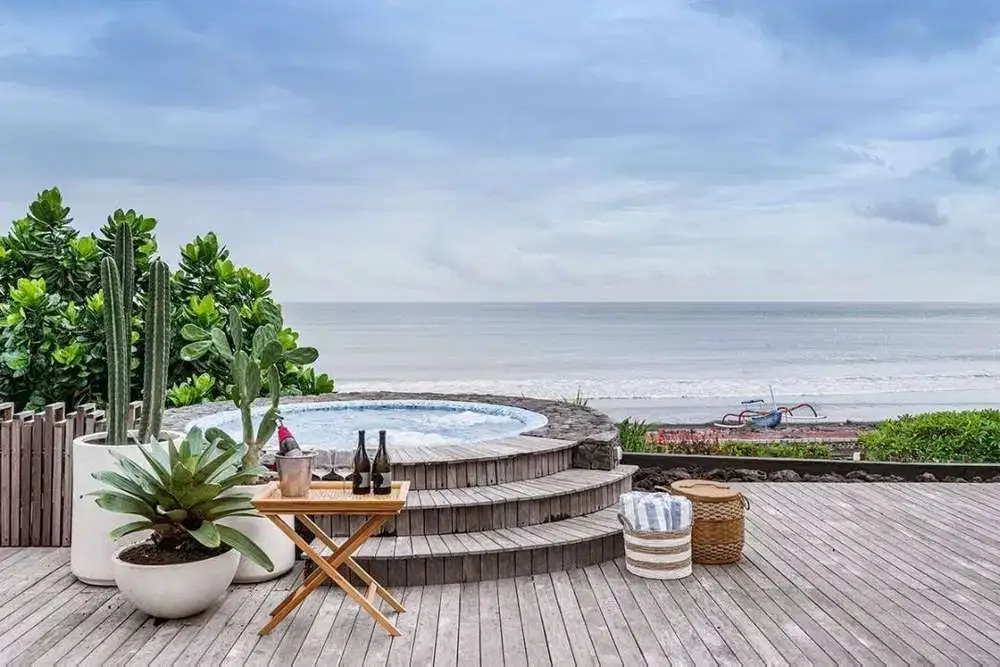STUNNING BEACHFRONT VILLA IN KETEWEL BEACH - Image 7 of 10