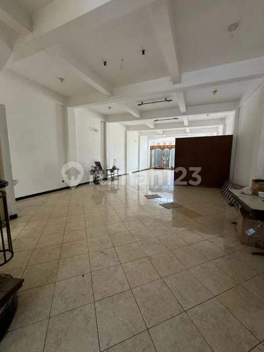 Dijual Cepat Ruko Bangunan 2 Lantai Bentuk Tanah Ngantong Jalan Gunung Agung - Image 2 of 4