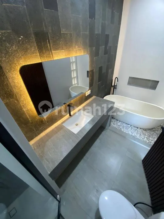 Villa Baru Tropical Modern Dkt Pantai Furnish Pool, Tumbak Bayuh - Image 3 of 4