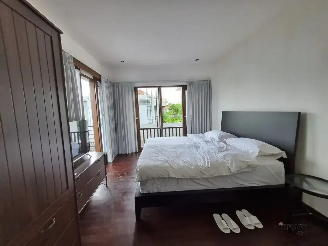 Extra Spacious Villa for Rent at Petitenget Kuta - Image 2 of 9