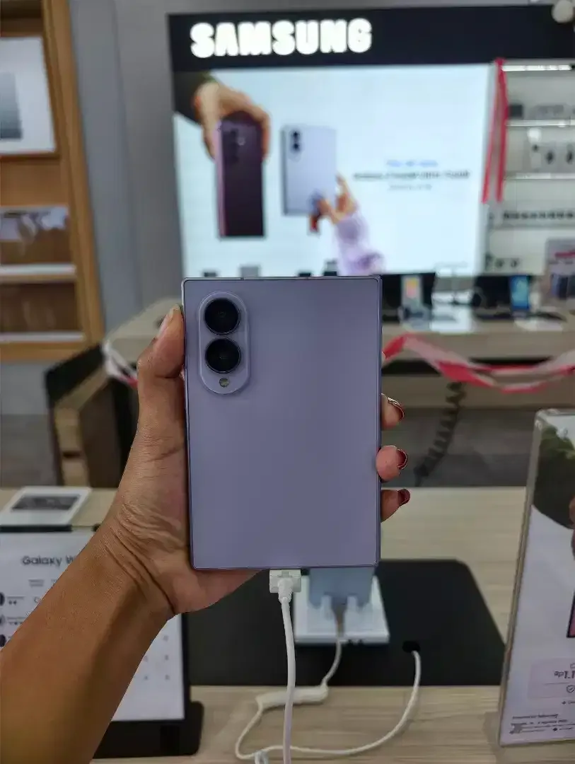 Samsung Galaxy Z Fold8 12/256GB - Image 1 of 2