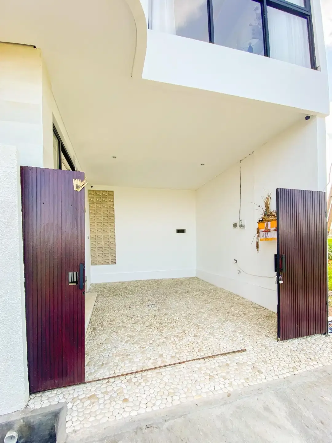 Villa Mewah Baru View Sawah Dekat Pantai Mengening Cemagi Bali - Image 2 of 10
