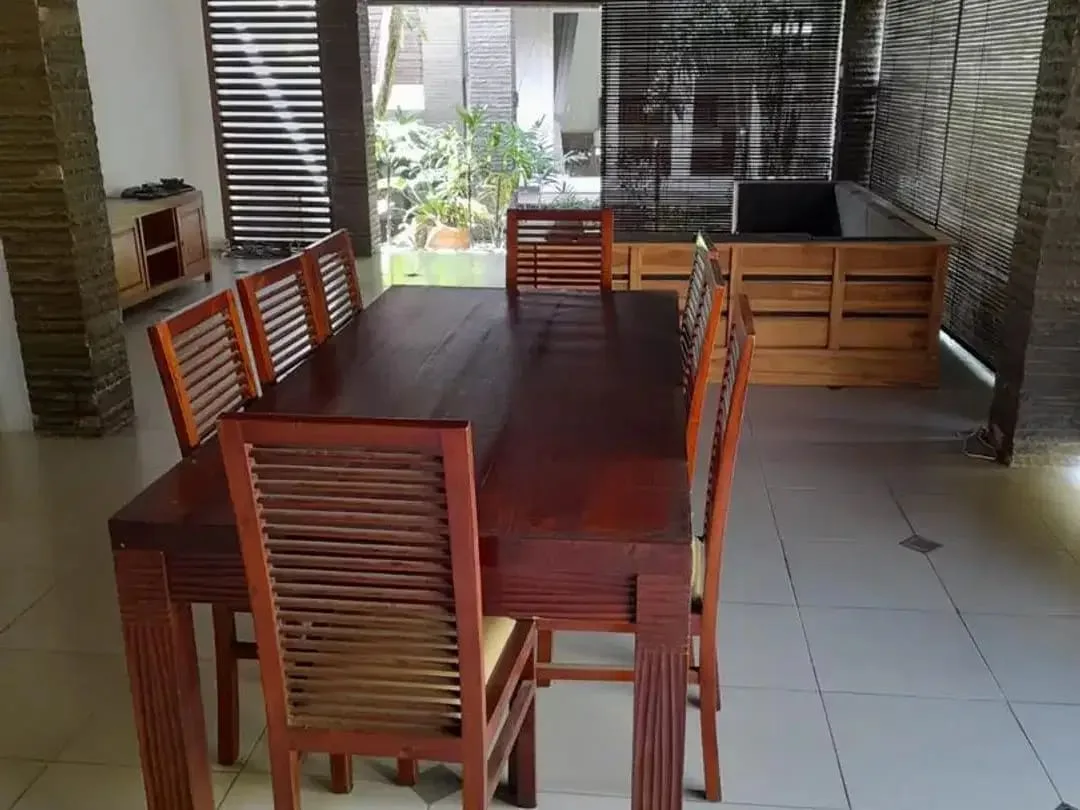 Villa Semi Furnished 3 Kamar Tidur Disewakan, di Canggu - Image 3 of 4