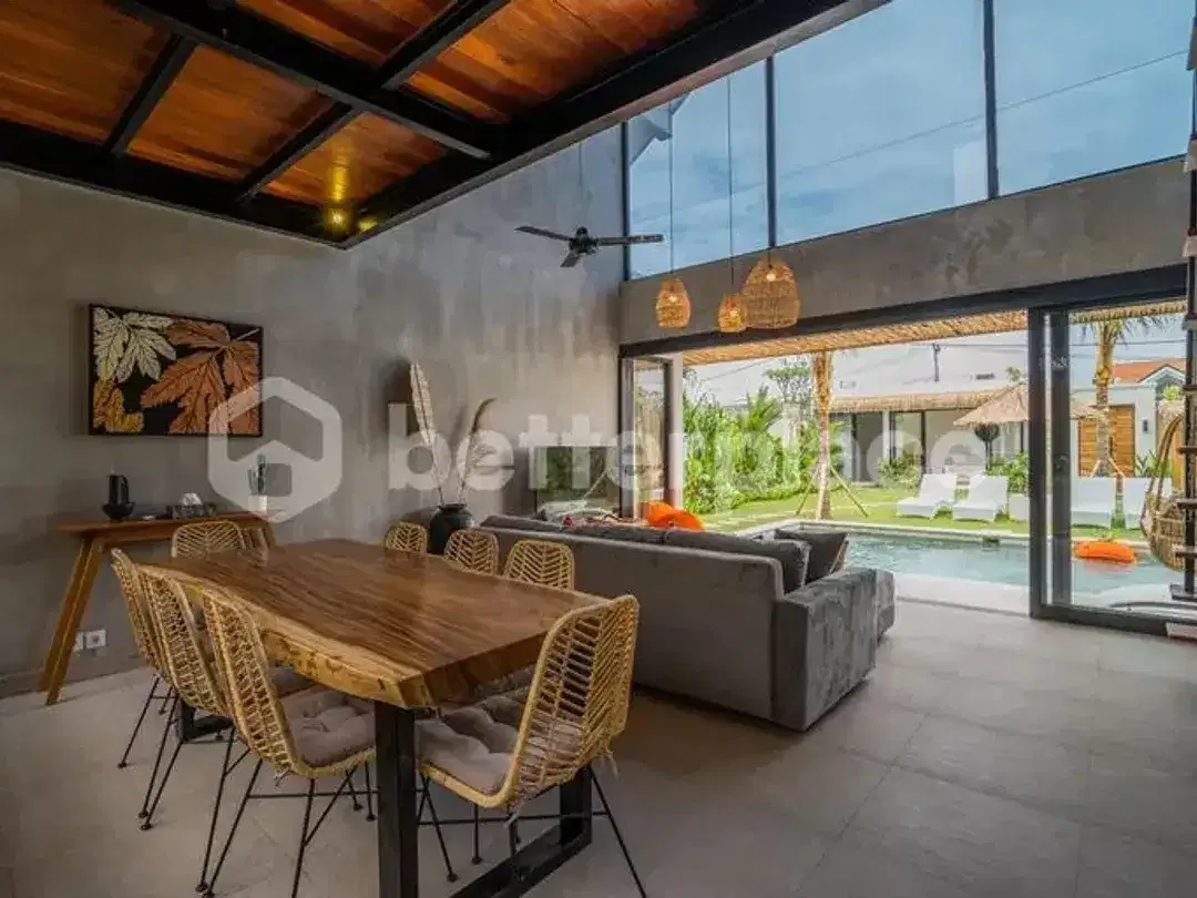 Modern and Spacious 4 Bedroom Villa in Kerobokan Area - Image 6 of 10