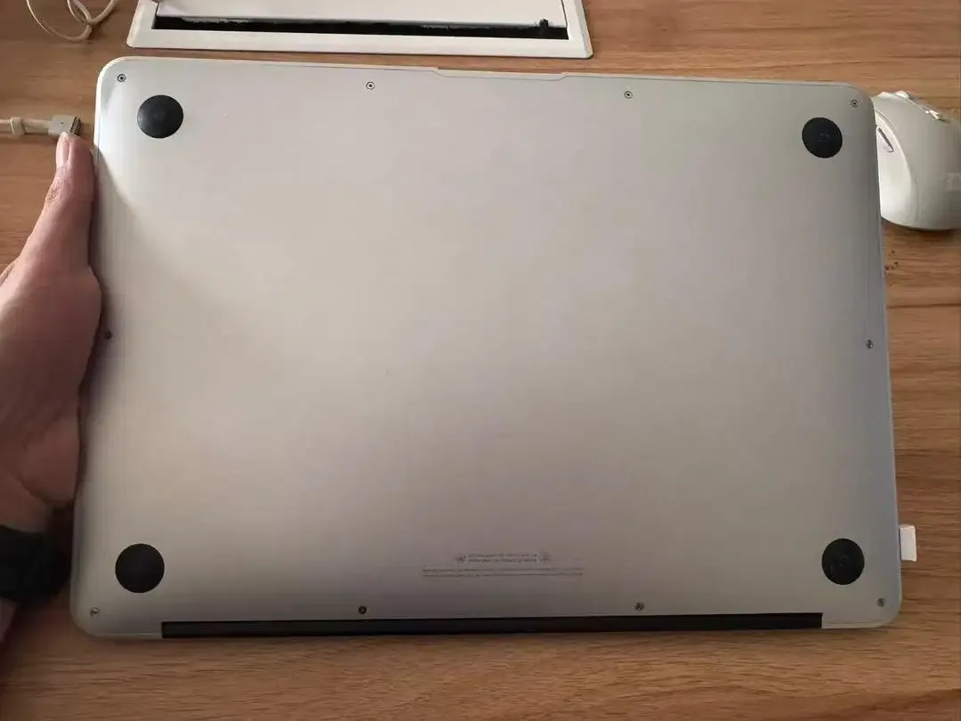 [JUAL MURAH] MacBook Air 13 Inch (2017) RAM 8GB / SSD 128GB - Image 5 of 6