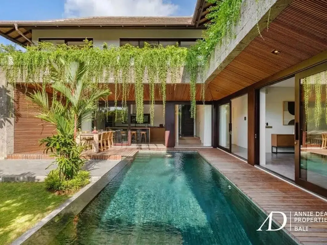 FREEHOLD | MODERN VILLA WITH COMMERCIAL SHOPFRONT IN CENTRAL CANGGU - Image 4 of 10