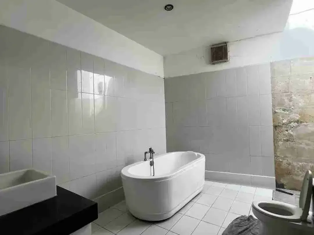 Villa Furnish 2Lt 230M2 Hanya 50Mtr Dari Raya Canggu Dkt Pantai Berawa - Image 9 of 10
