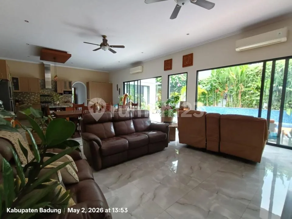 Villa Mewah 3 Kamar Tidur di Berawa - 8 Menit ke Pantai - Investasi Utama - Image 2 of 4