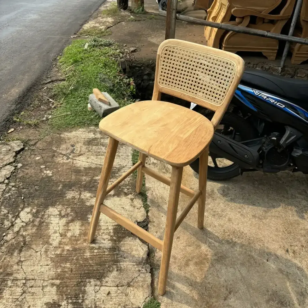 Kursi Bar Cafe Makan Restoran Kayu Jati Anyaman Rotan [Non Finishing] - Image 2 of 4