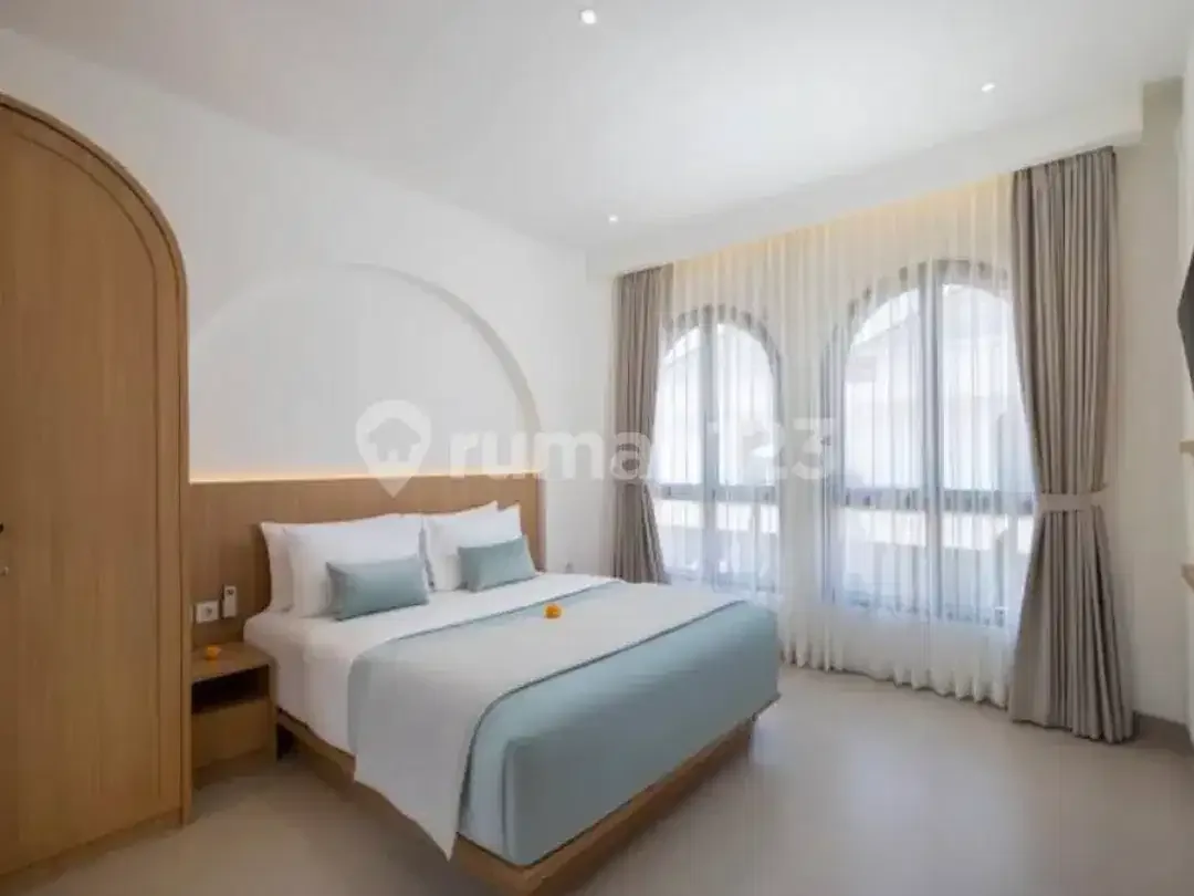 Luxury Mediteranian Villa For Sale In Canggu Only 5 Menit To Brawa Beach - Image 4 of 10
