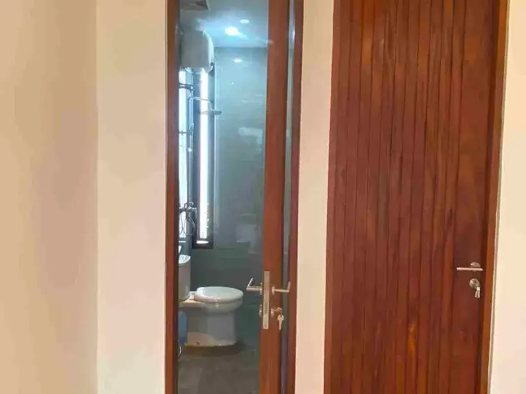 dikontrakkan rumah baru minimalis modern style lokasi di taman griya Jimbaran - Image 7 of 10