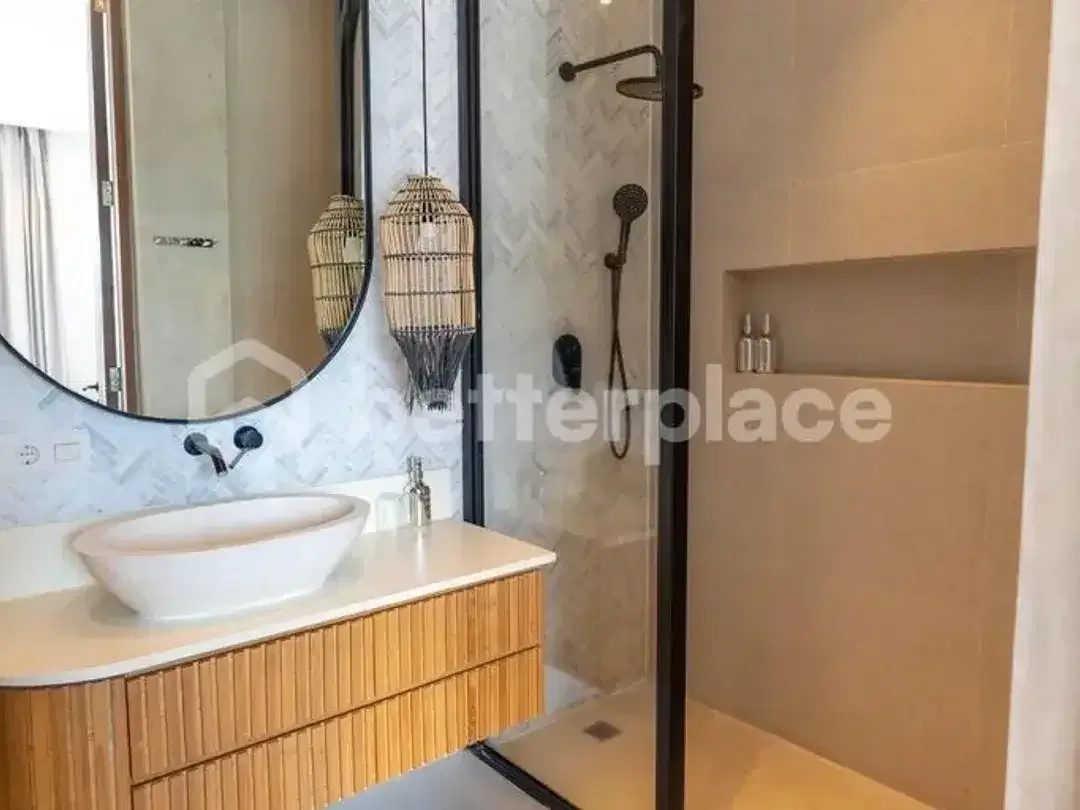 Modern Leasehold Living on Nelayan, Batu Bolong, A 3 Bedroom Villa Investment in the Heart of Canggu - Image 10 of 10