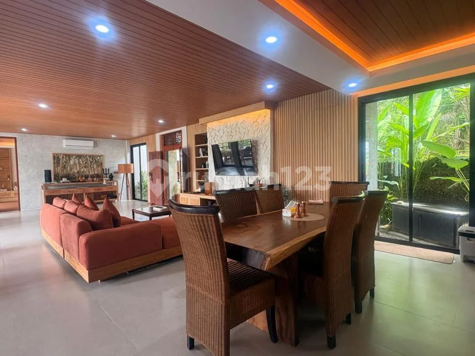 Villa Waterfront Mewah Berawa Canggu #8438 - Image 4 of 4