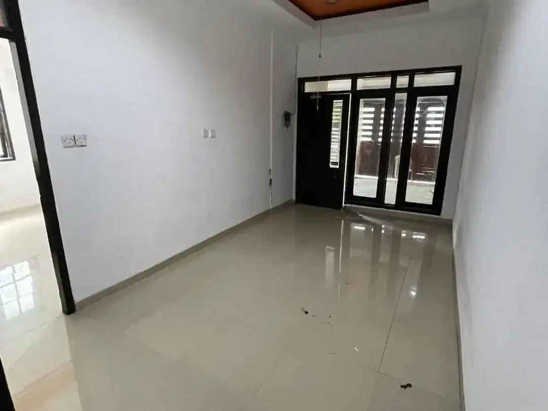 Dijual Rumah 3 Lantai Lokasi di Jl. Uluwatu 2, Jimbaran. - Image 6 of 10