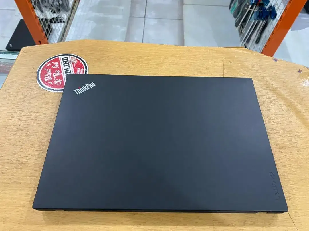 Lenovo ThinkPad T470 Core i5 Ram 8GB SSD 256GB Touchscren Mulus - Image 8 of 10