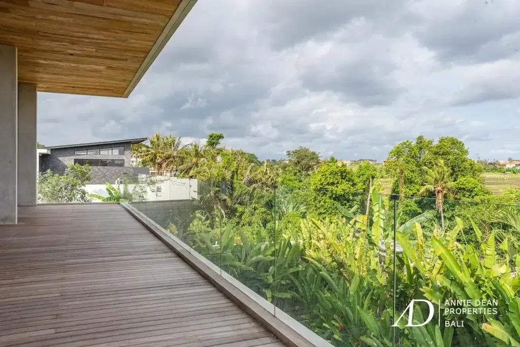 LEASEHOLD | MODERN VILLA WITH RICE FIELD VIEWS IN TUMBAK BAYUH - Image 2 of 10