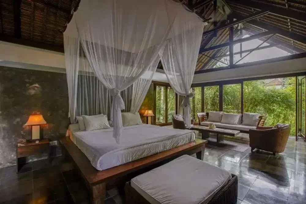 ONE OF BEST VILLAS COMPLEX PERERENAN BALI - Image 8 of 10
