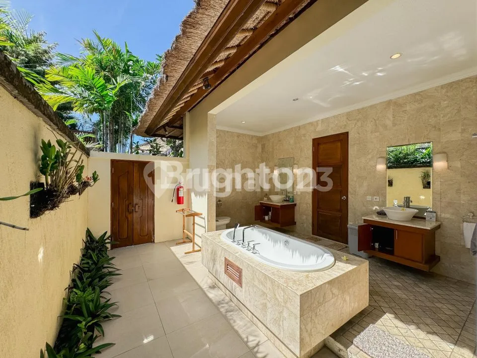 Leashold For 31 Years - Sanur Luxury Villa 5 BR Near To Sanur Beach - Image 4 of 4